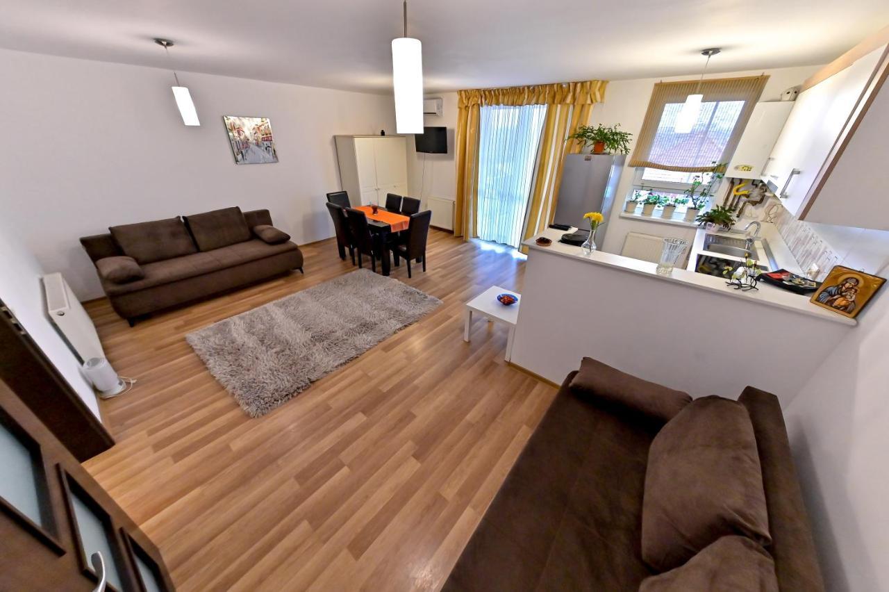 Terezianum Apartments, Free Parking Sibiu Luaran gambar